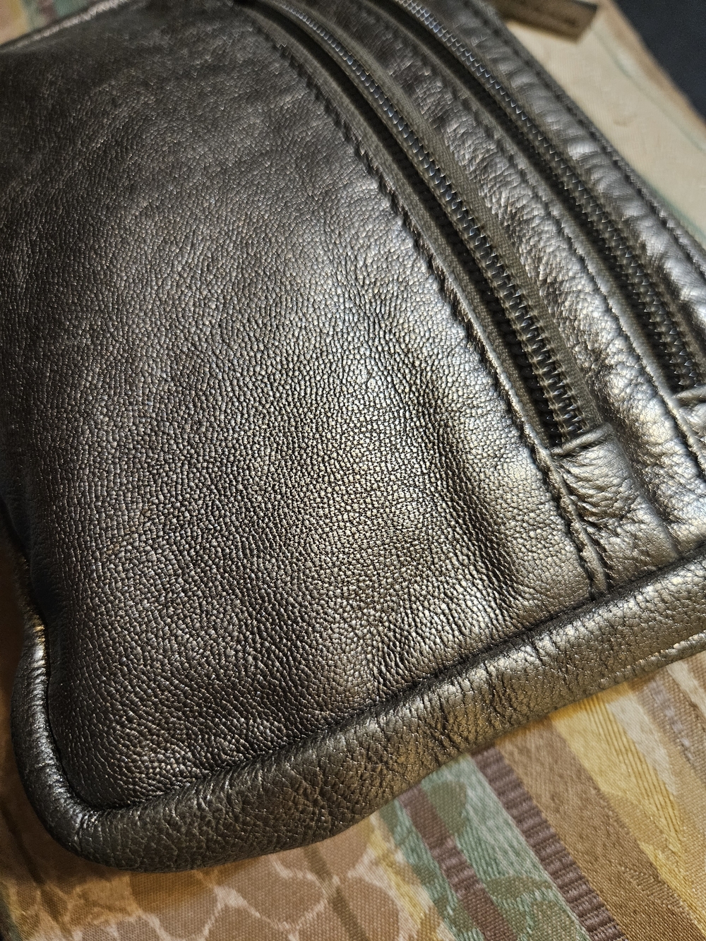 Tano Brand LEATHER Silver Zippered Clutch Bag Purse Small 8x6" Makeup Case